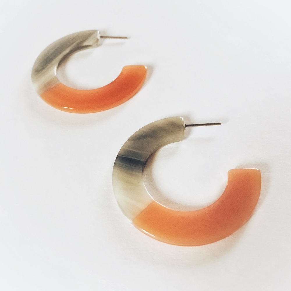 Two Tone Pink & Gray Hoop Earring Resin NEW!! - Picture 3 of 4